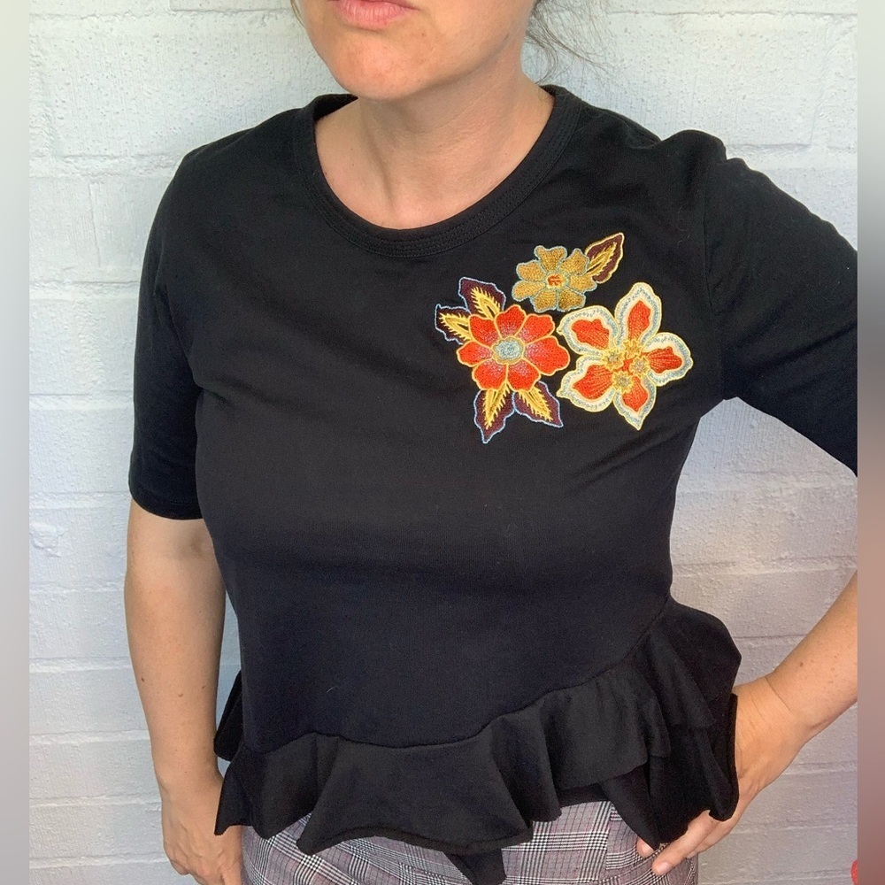 Sandro Paris Embroidered Black Ruffle Short Sleeve Blouse size Small